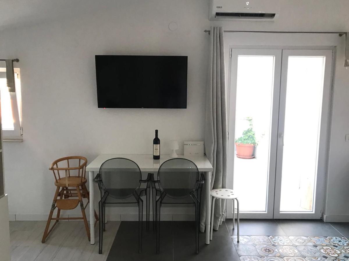 Apartment Laguna Vinišće Exterior foto