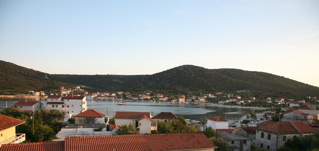Apartment Laguna Vinišće Exterior foto